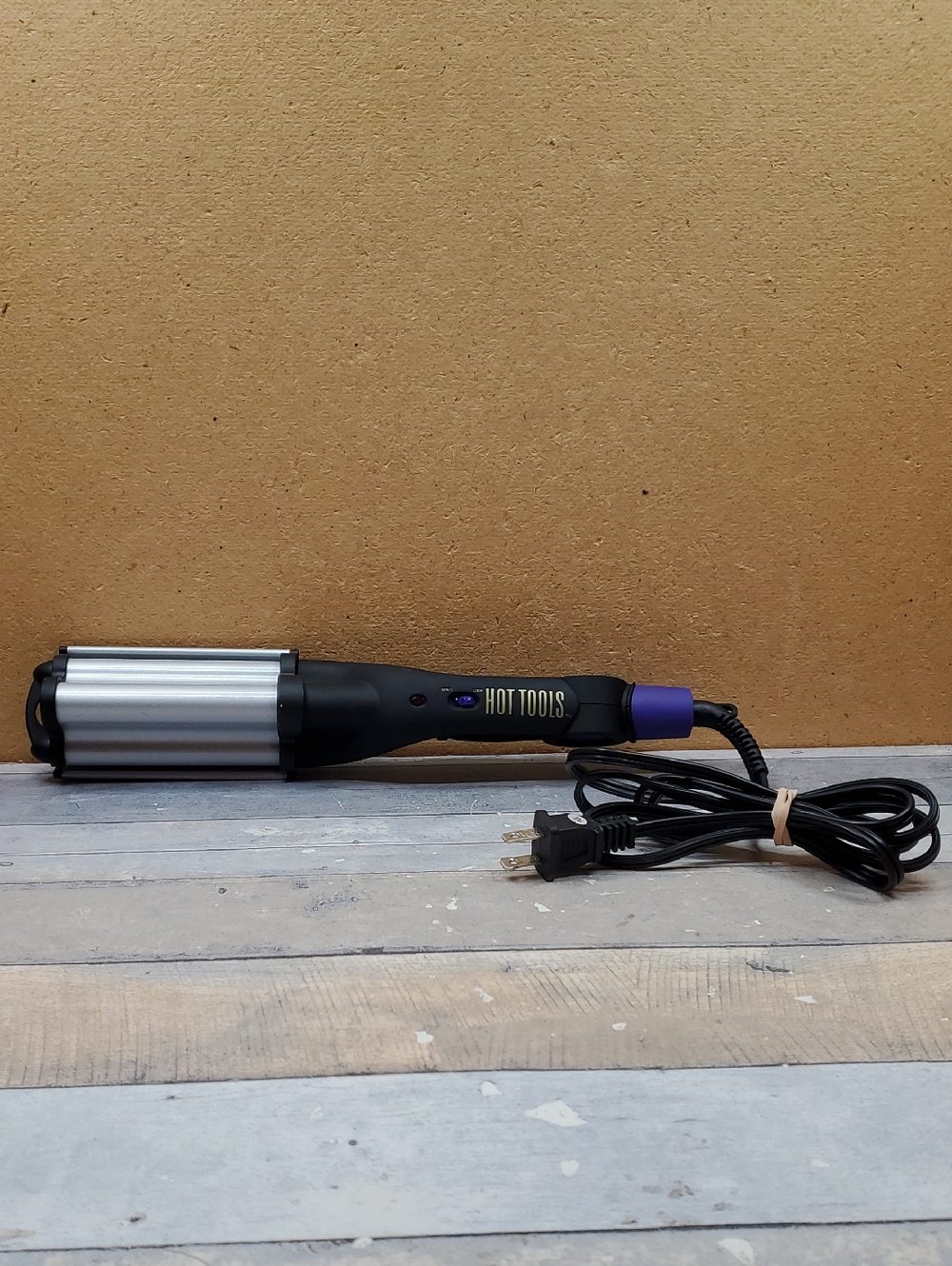 HOT TOOLS Titanium Ceramic Deep Waver Model HTIR1575